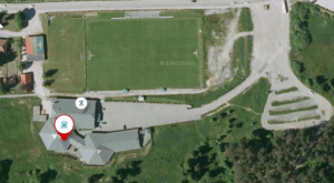 Letecký pohľad na terchovské futbalové ihrisko.