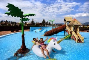 Aquapark Tatralandia v Liptovskom Mikuláši ponúka detský bazén s jednorožcom a palmami.