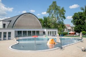 Úprava popisu: Letné kúpalisko Košice s plaváreňou (Letné kúpalisko v Košiciach so šmykľavkou)