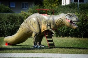 Socha t-rexa v parku Termálne kúpalisko Vrbov.