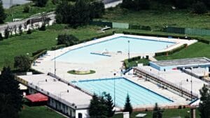 Letné kúpalisko v Slnečnom Martine ponúka úchvatný letecký pohľad na trblietavé vody.