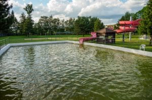 Súčasťou Termálneho kúpaliska Vrbov je bazén s tobogánom.