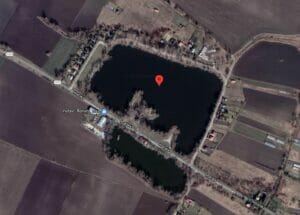 Satelitná snímka jazera vo vidieckej oblasti Bohatá, Hurbanovo.